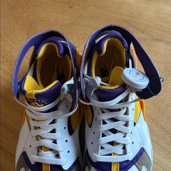 Nike Air Hurache Lakers Colors - Picture 8 of 8